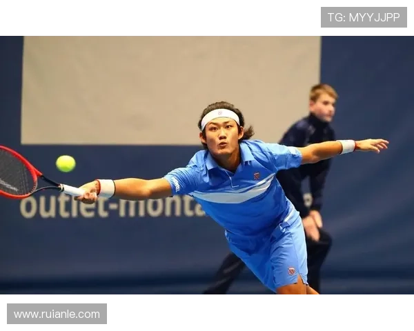 中国网球新星连克强敌闪耀国际赛场掀起新一轮青春风暴