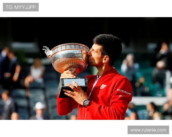 德约科维奇再创辉煌勇夺大师赛冠军年轻一代冲击网坛格局