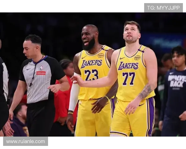 NBA最新动态：詹姆斯复出领衔湖人强势反弹，东部竞争愈发激烈