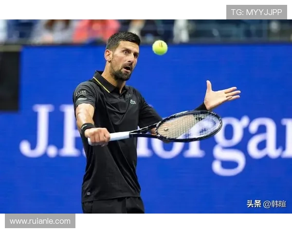 德约科维奇强势回归年终总决赛再度上演巅峰对决引爆网球热潮 德约科维奇强势回归年终总决赛再度上演巅峰对决引爆网球热潮