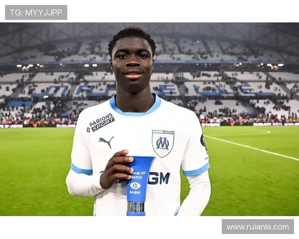 国际体坛焦点：新秀爆发引领赛季格局大变动强队争锋风云再起态势