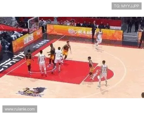 中国男篮新帅首秀告捷世界杯备战进入冲刺阶段多名年轻球员表现亮眼