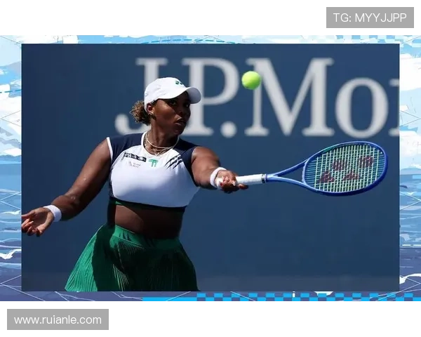 网球赛场新星崛起 世界排名前十激烈竞争与技术革新探析